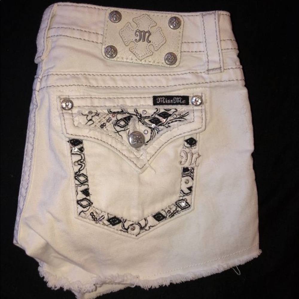 White MissMe jean shorts